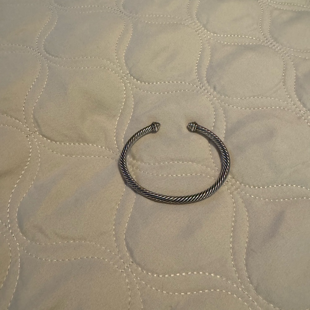 Authentic David Yurman Classic Cable Bracelet 4mm with silver  trimmings!